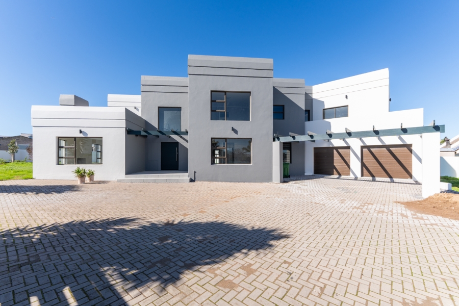 5 Bedroom Property for Sale in Myburgh Park Western Cape